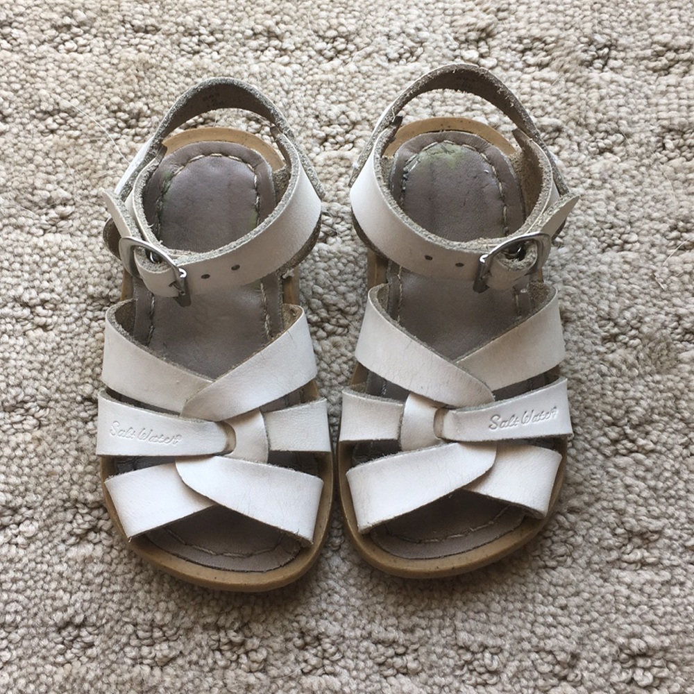 White Salt Water Sandals - Toddler 5